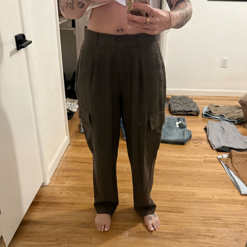 Old Navy Women's Cargo Pants - Olive Green